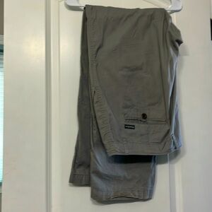 Men's Perry Ellis Dress Pants. Size 38 x32. Light weight and casual pants.